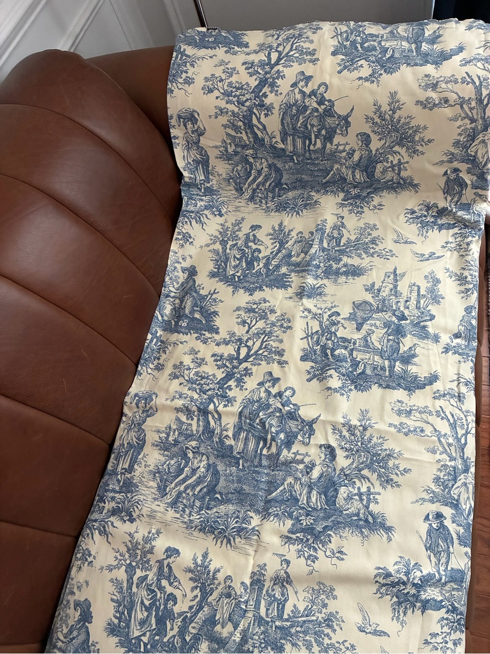 Set of two Waverly Pocket Rod Curtains in Toile Print